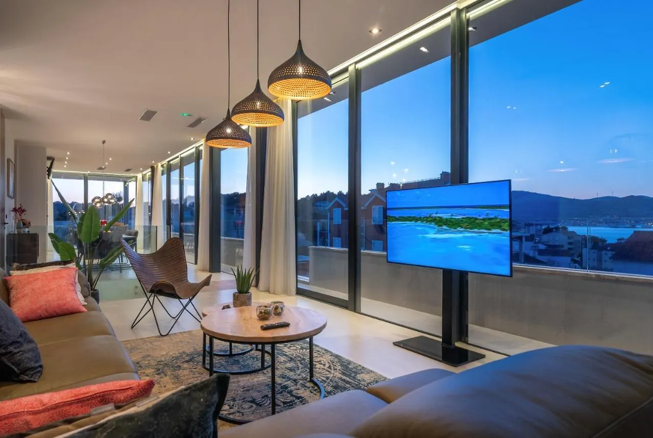 Penthouse Majestic Apartment Trogir