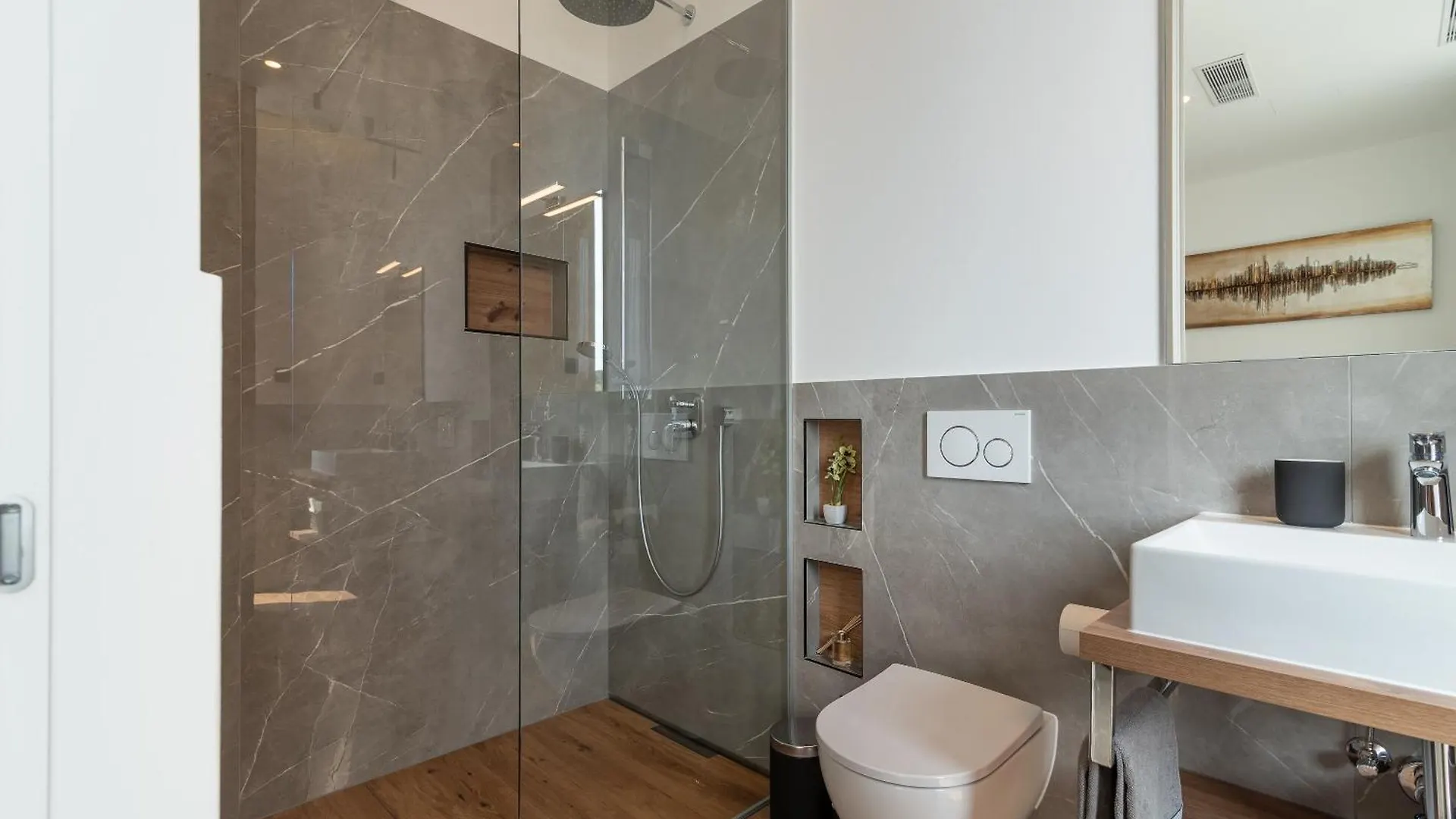 דירות טרוגיר Penthouse Majestic